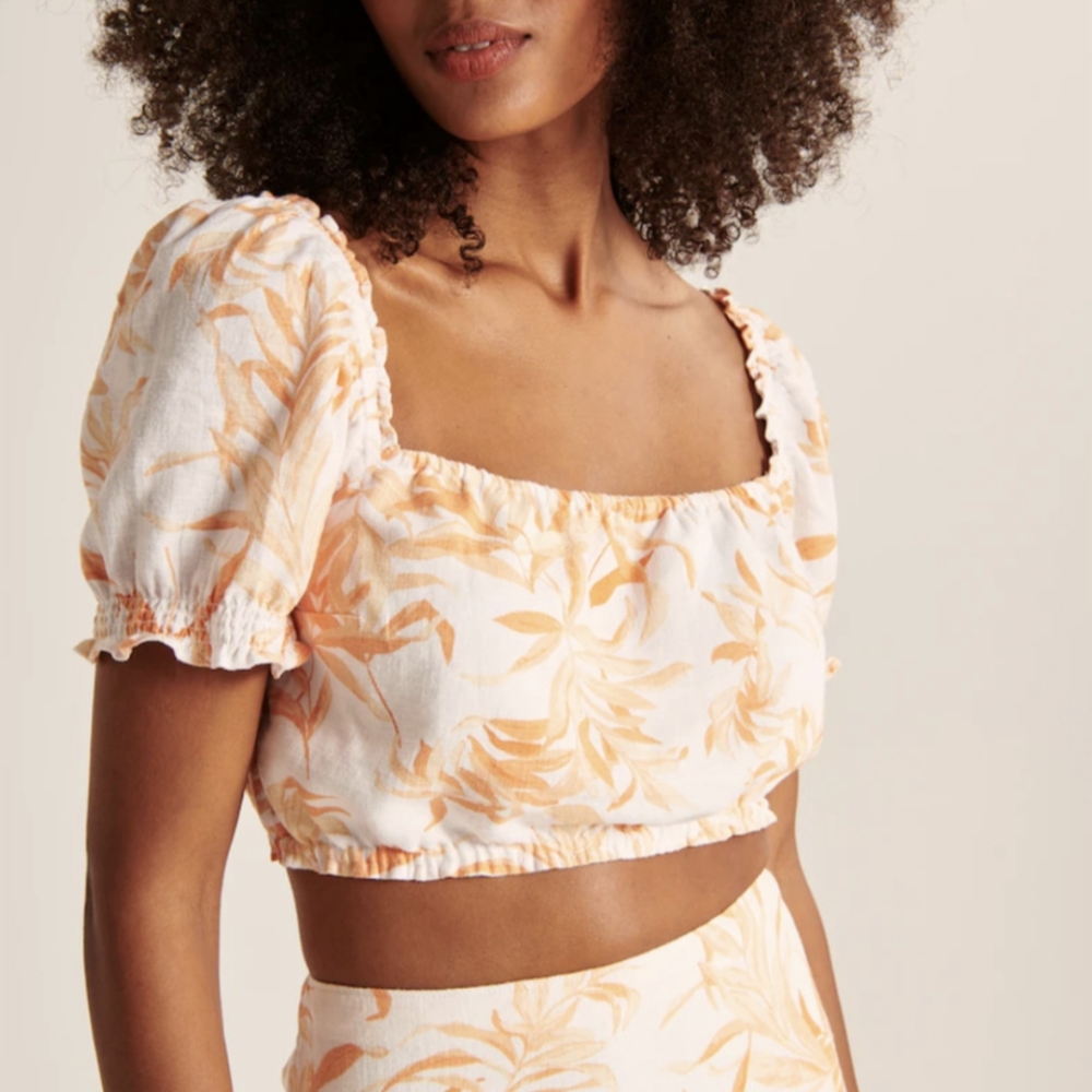 Abercrombie cropped linen top. Like new.